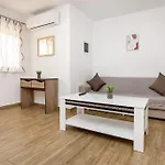 House Litsa 3 * بوتوس