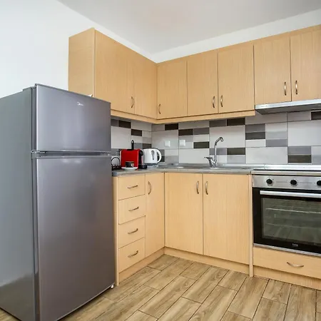 House Litsa 3 * بوتوس