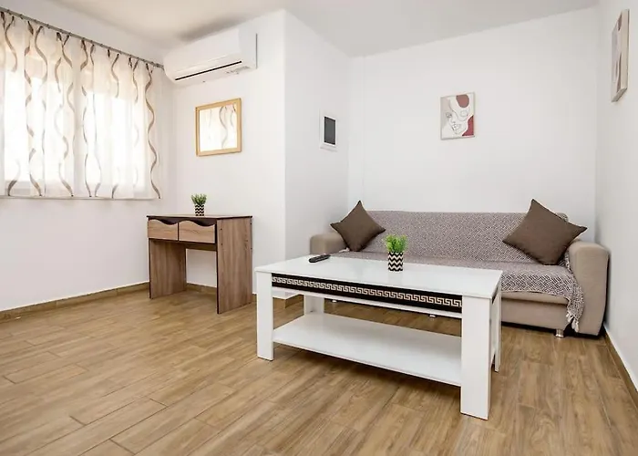 House Litsa 3 * بوتوس